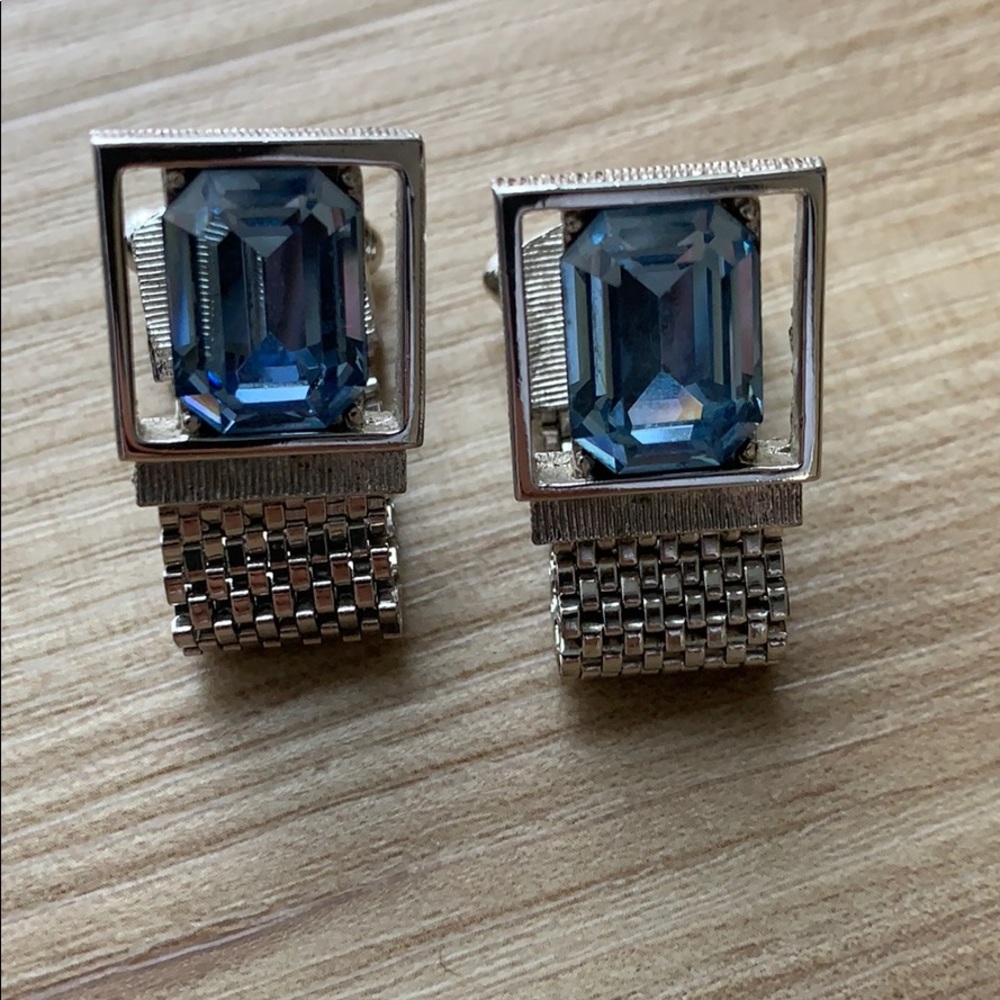 Cuff links